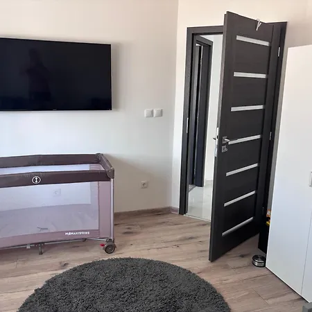 Nancy Gyor Mellett Apartment Borcs