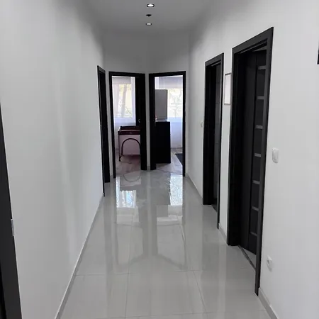 Nancy Gyor Mellett Apartment Borcs